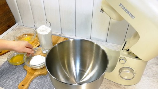 Змейка на тарелке: как привлечь счастье в Новый год