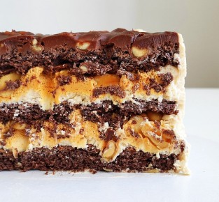 Нежный Низкоуглеводный Торт Сникерс с Арахисовой Карамелью