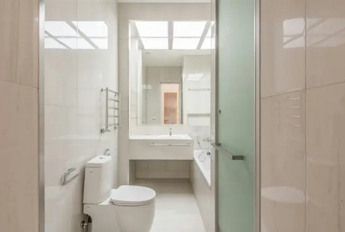 Почему важна чистка бачка унитаза