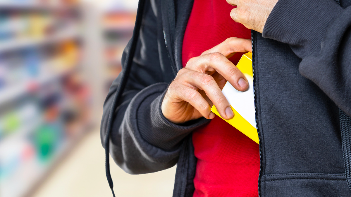 Продукты, которые чаще всего исчезают с полок магазинов в России