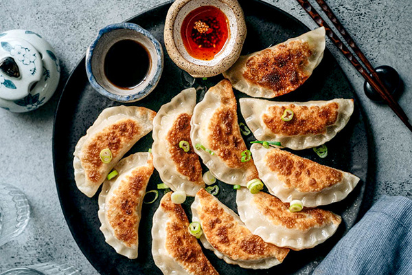 Цзяоцзы с яйцом и зелёным перцем: хрустящая обертка и нежная начинка