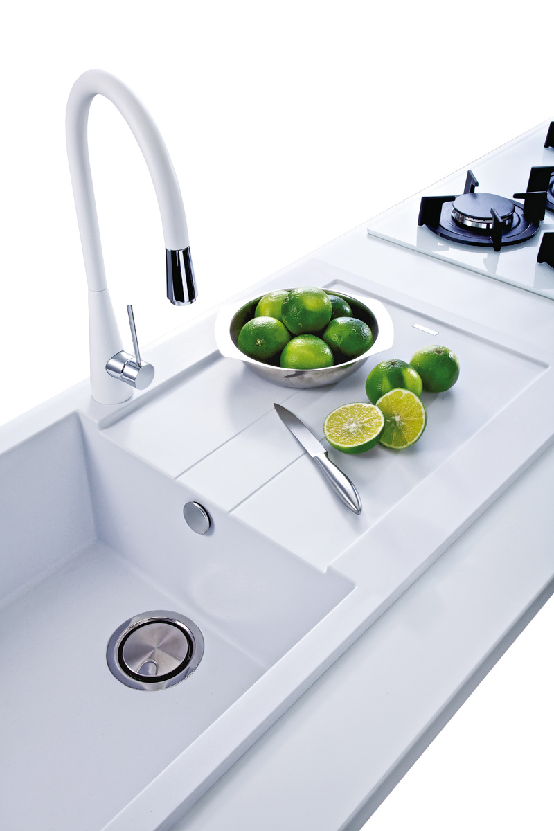 Почему акриловые мойки становятся выбором номер один для кухни