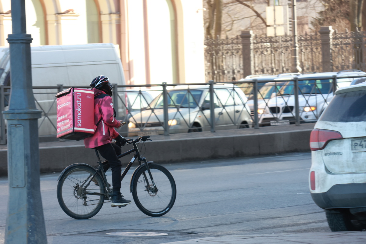 Доставка еды в Петербурге: когда обед становится испытанием