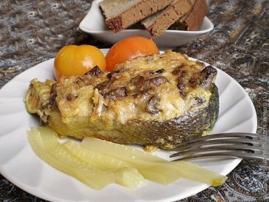 Кижуч под грибной шапкой: просто и вкусно