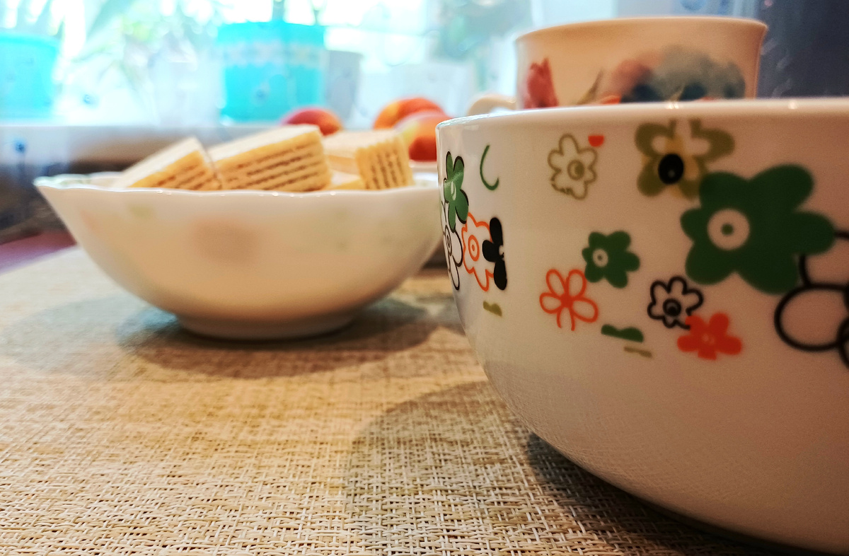 Летние угощения: легкий суп и сладкие вафли