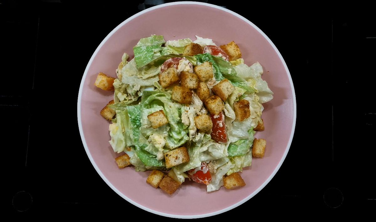 Как приготовить идеальный салат Цезарь для праздничного стола