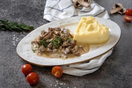 Как приготовить бефстроганов, который вернёт в детство