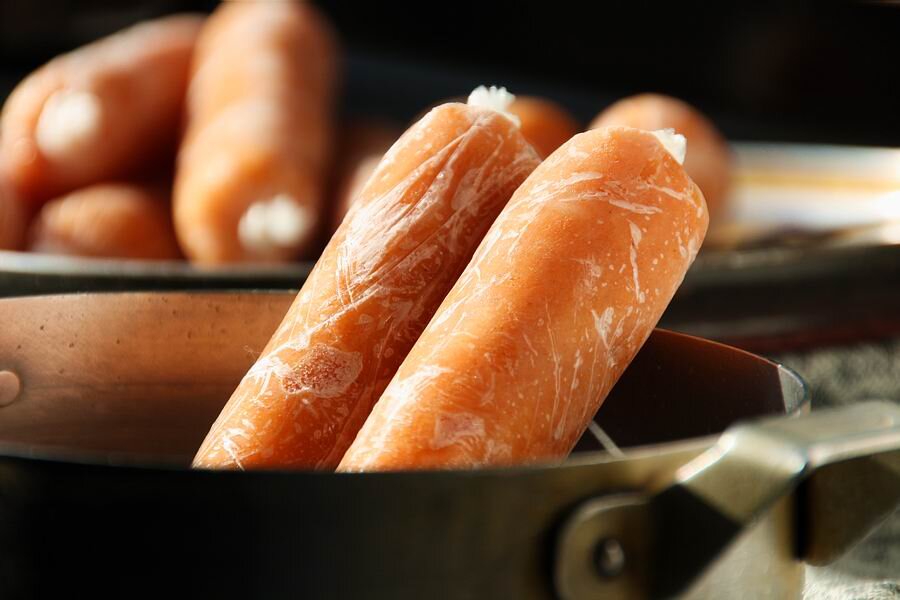 Как правильно варить сосиски, чтобы они не лопались