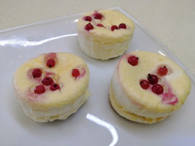 Вкусный белковый десерт: творожные чизкейки без муки