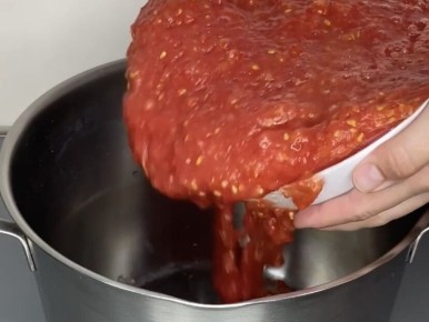 Соус, который заменит кетчуп: Уникальный рецепт аппетитки на зиму