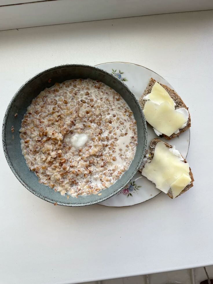 Секреты здорового питания: два сочетания, которых лучше избегать за столом