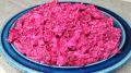 Яркий салат из свеклы с плавленым сыром и чесноком, который удивит ваших гостей