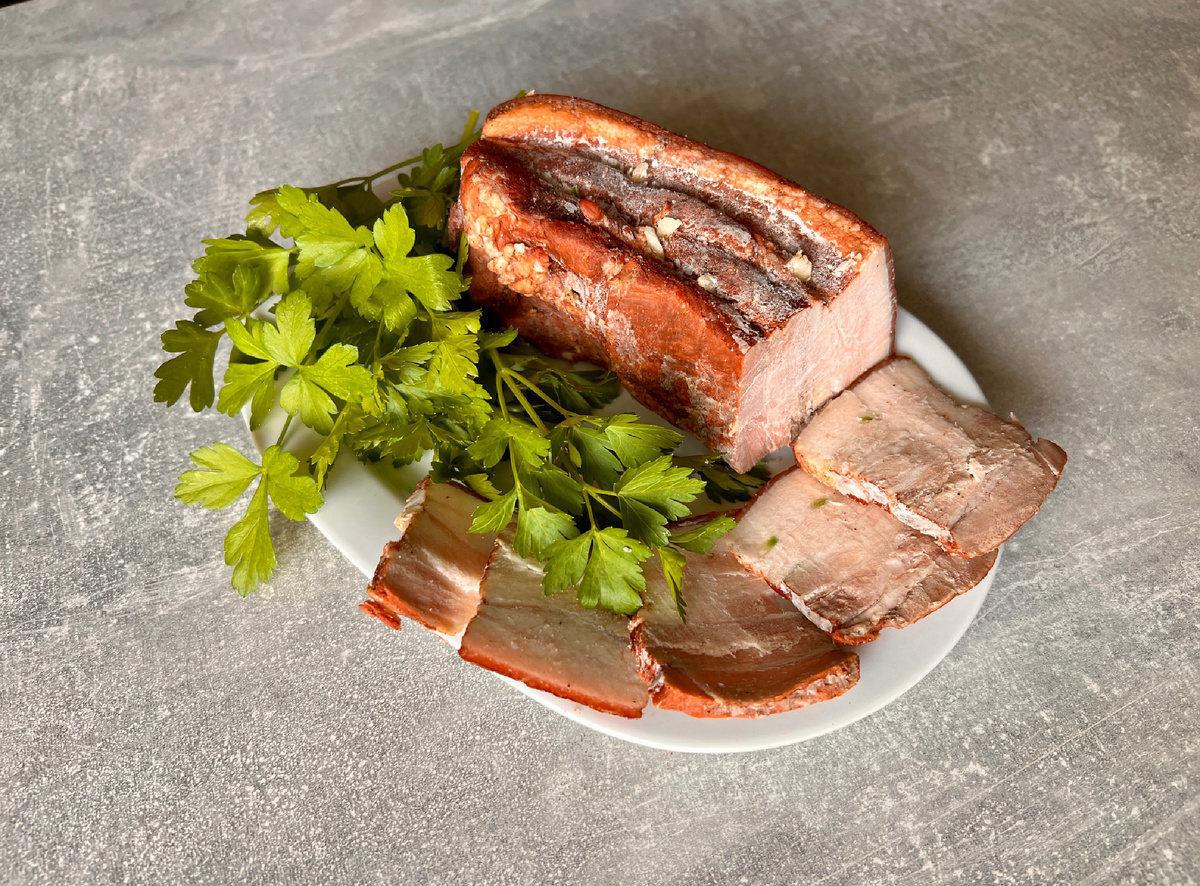 Ароматный подчерёвок в луковой шелухе: простой и эффектный рецепт