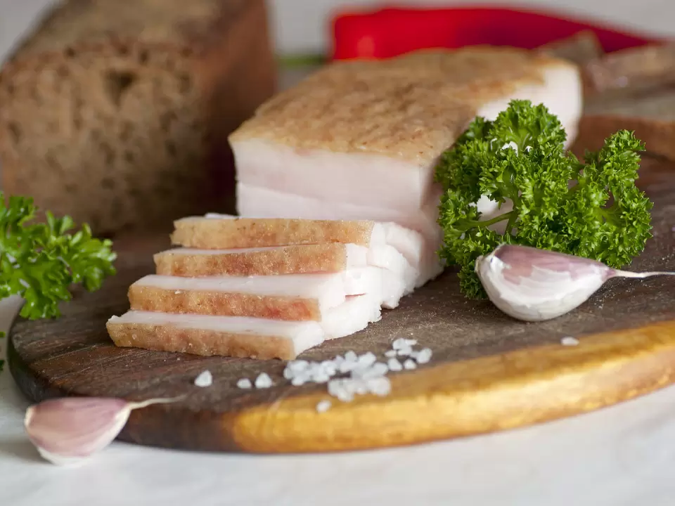 Как выбрать качественное сало: советы для гурманов от экспертов