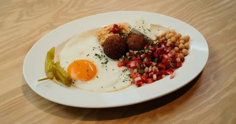 Завтраки на Маяковке: новая находка Core Bistro