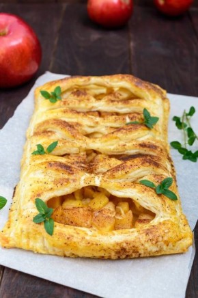 Невероятные слоеные вкусняшки с яблоками и корицей