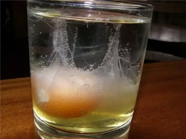 Сыграйте с судьбой: как сырое яйцо может очистить вашу энергетику