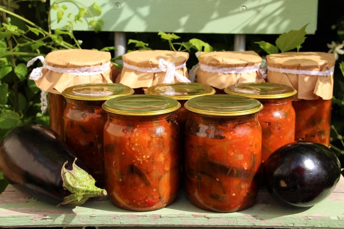 Сочные баклажаны: как приготовить зимнюю закуску с овощами