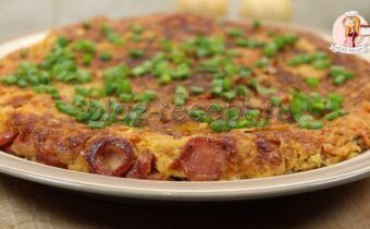 Летняя запеканка из капусты с сосисками: просто и вкусно на сковороде